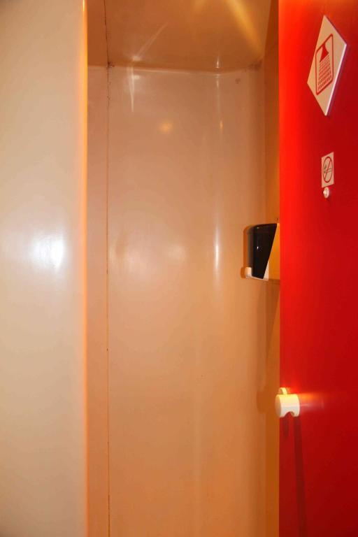 Lemon Hotel - Mery Sur Oise/Cergy エクステリア 写真